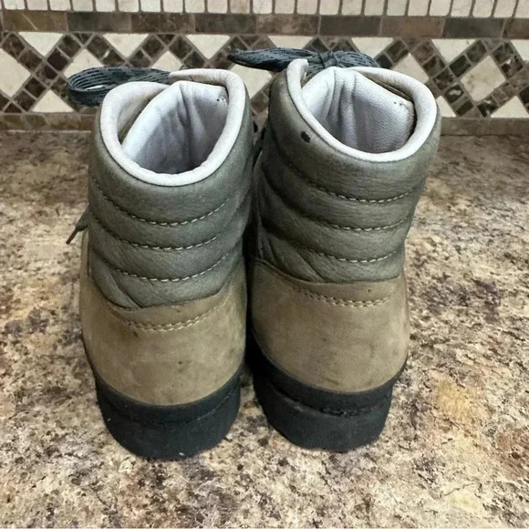 Lowa Hiking Boots Tan Green Leather Lace Up men’s size 7 Waterproof Outdoor main image 6